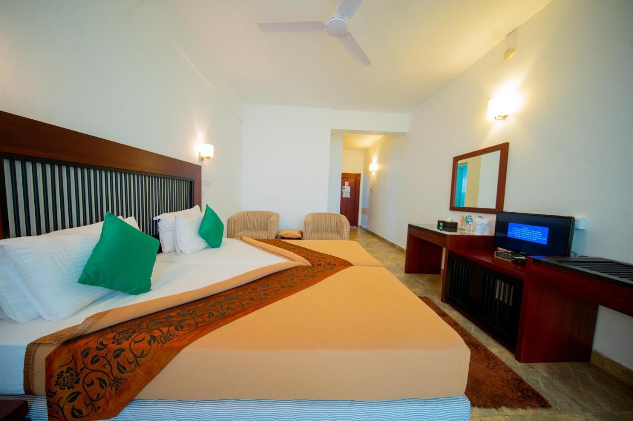 Olympus Plaza Hotel Haputale Buitenkant foto